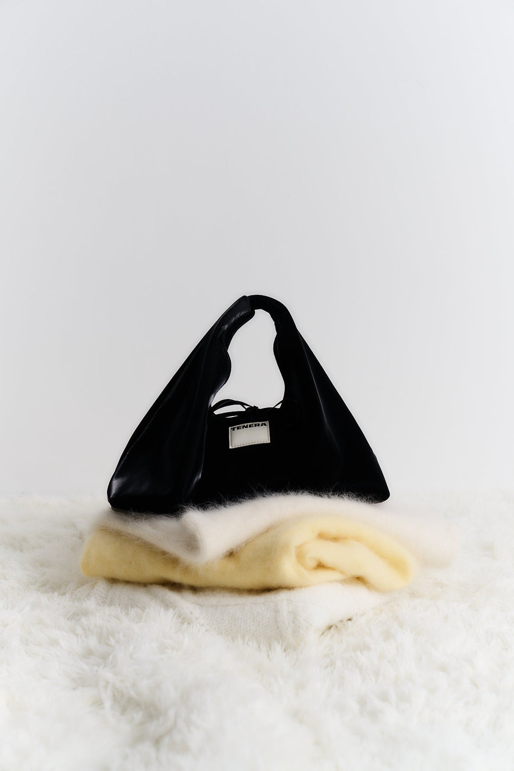 (ブラックベルベット)クラシックホーボーバッグ - TENERA ベルベットコレクション