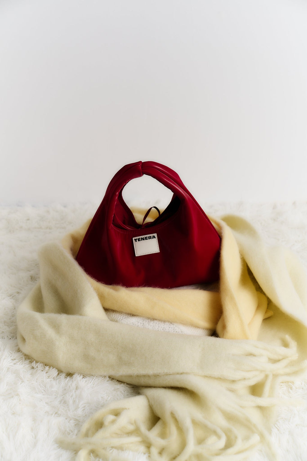 (アンカーレッド)クラシック ホーボーバッグ - TENERA ベルベットコレクション