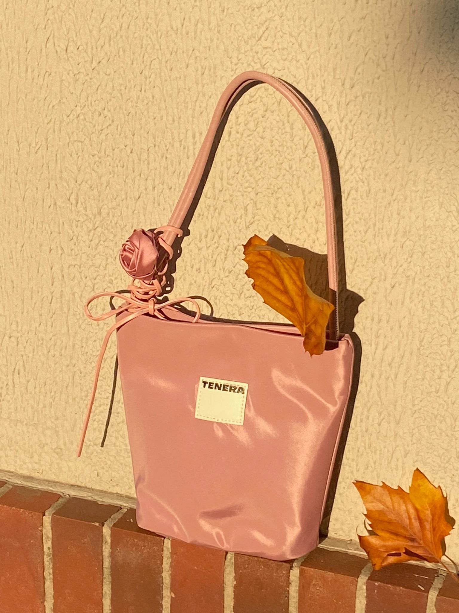 （Rubber Blush）Nylon Bucket Rose BagTENERA Recycled Nylon - TENERA