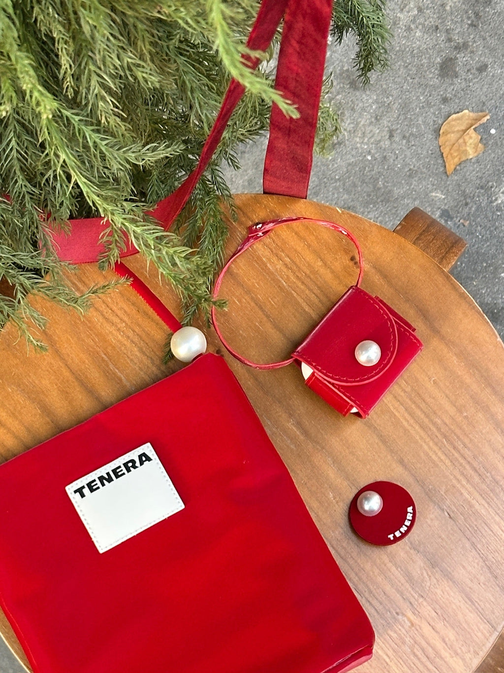 (ベルベットレッド)ベルベットパールヘアクリップ（2個セット）-TENERAアクセサリーコレクション