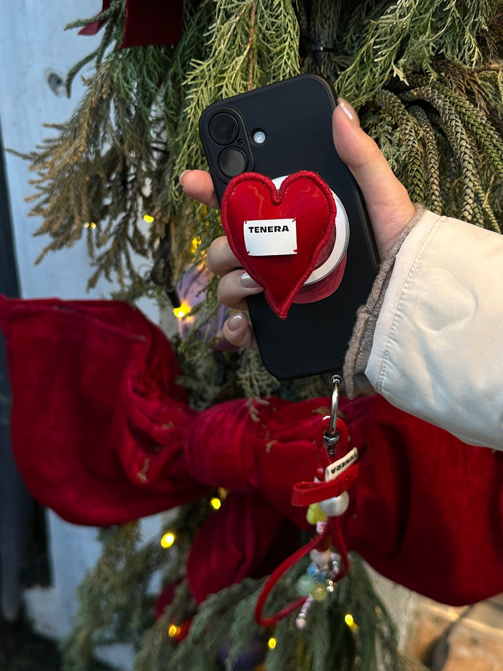 （ベルベットレッド）ベルベット パール ビーズ フォンストラップ TENERA アクセサリーコレクション