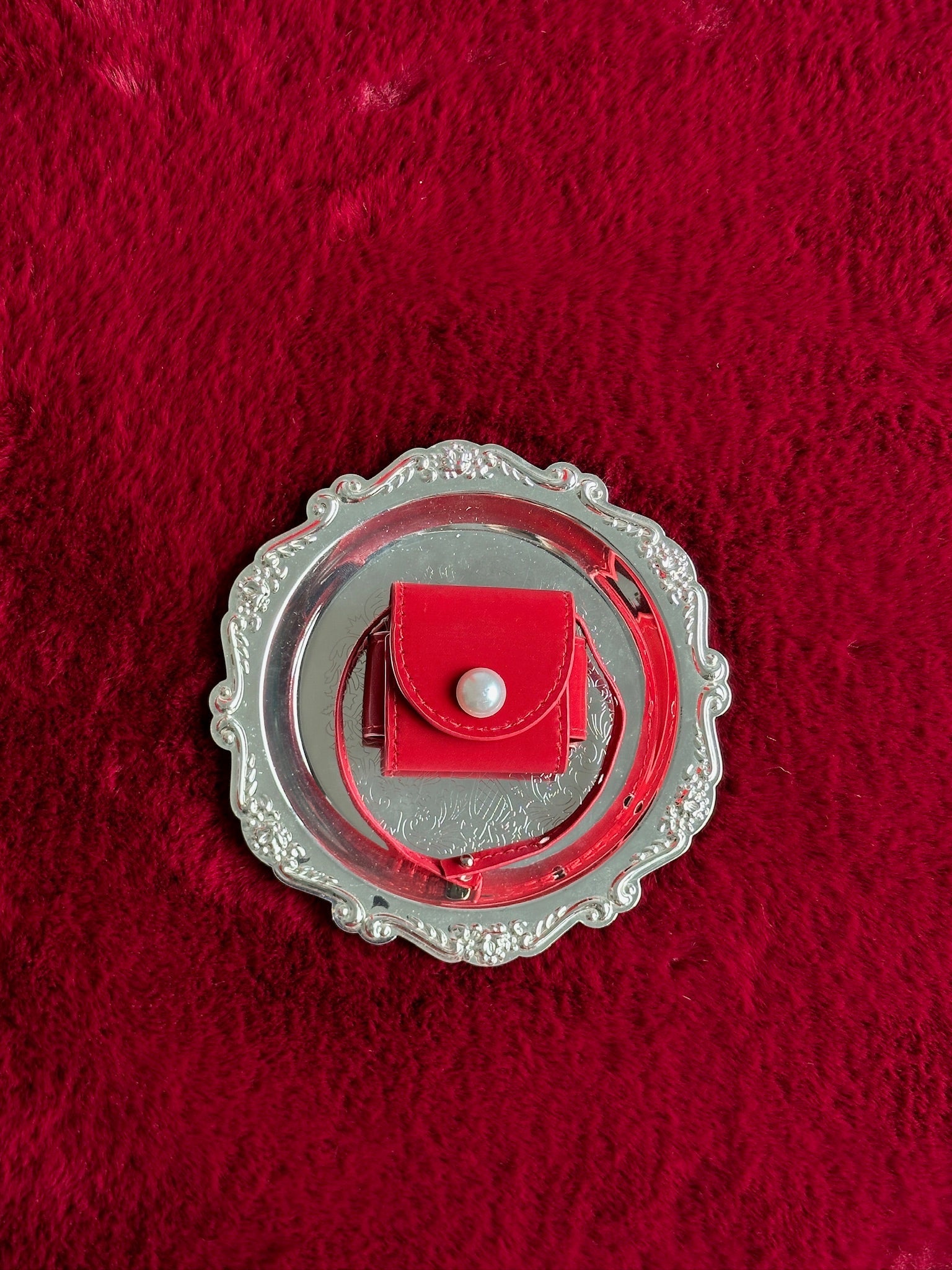 （ベルベットレッド）ベルベット パール イヤホンポーチ TENERA アクセサリーコレクション