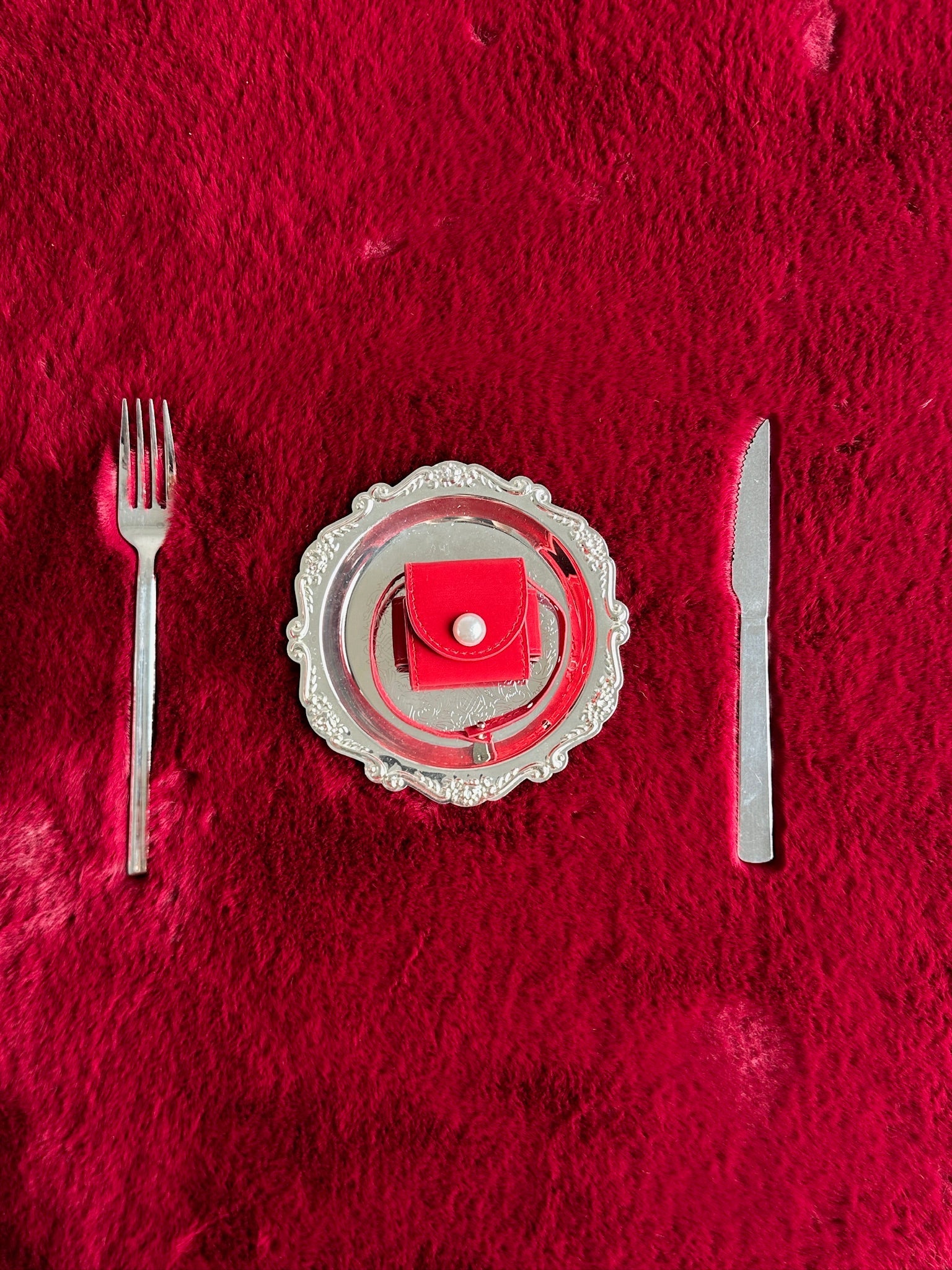 （ベルベットレッド）ベルベット パール イヤホンポーチ TENERA アクセサリーコレクション