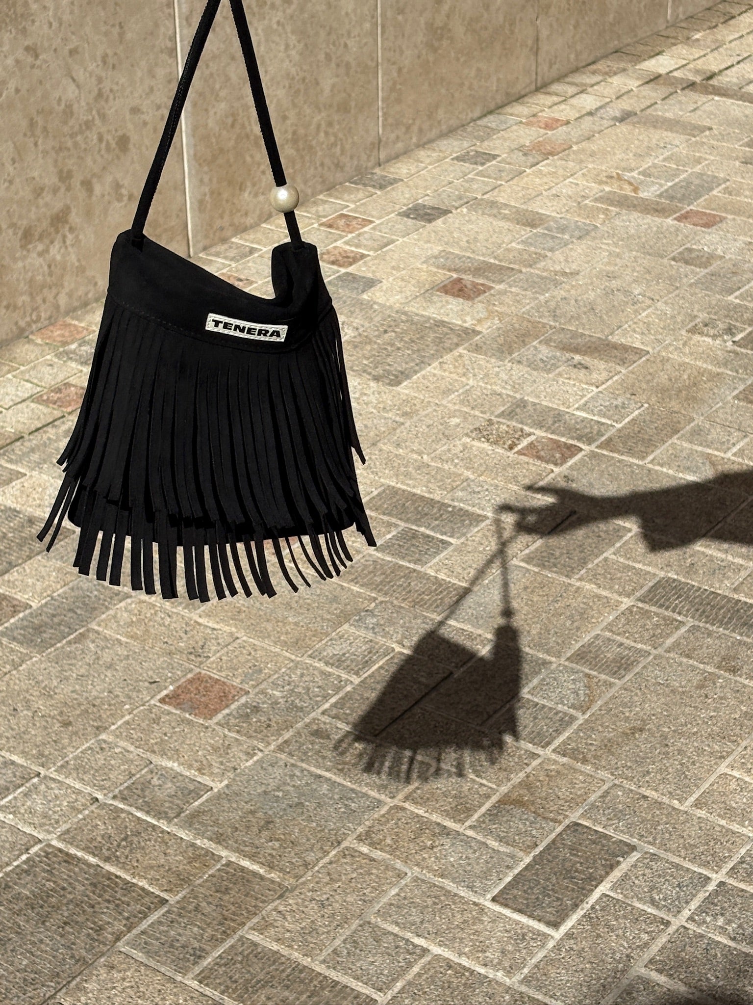 (ブラック)ミニ スエード パール バケット フラング付き - TENERA ボヘミアン コレクション