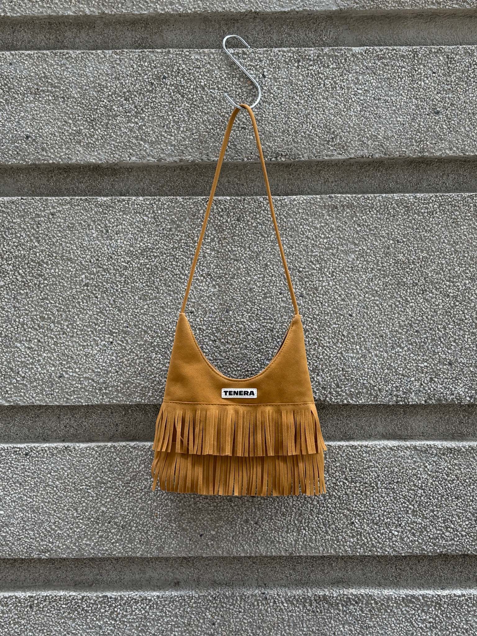 (キャラメルブラウン)スエードフリンジ バゲットバッグ - TENERA ボヘミアンコレクション