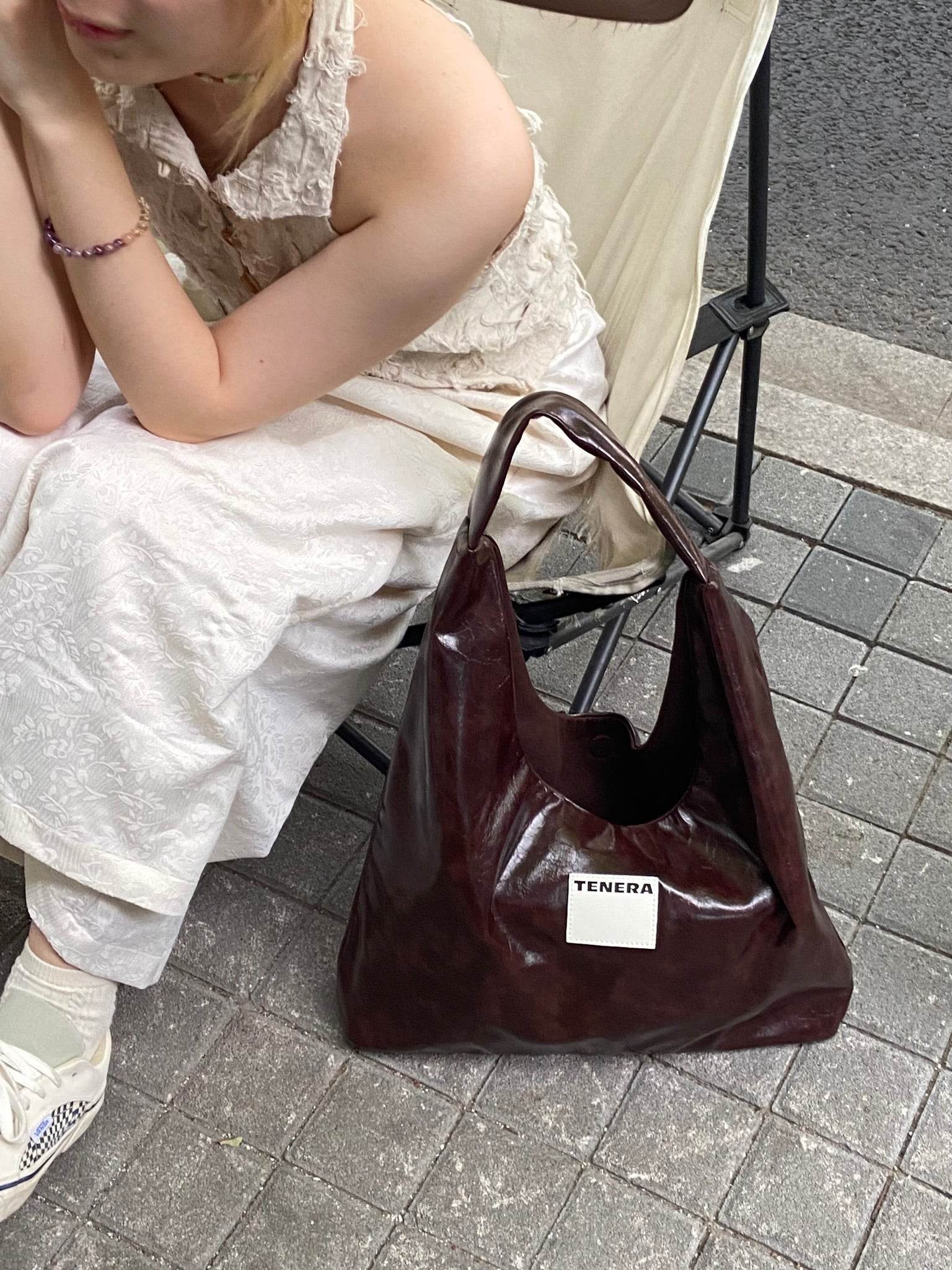 (oleaginous brown)Large Hobo Shoulder Bag-TENERA Velvet Collection - TENERA