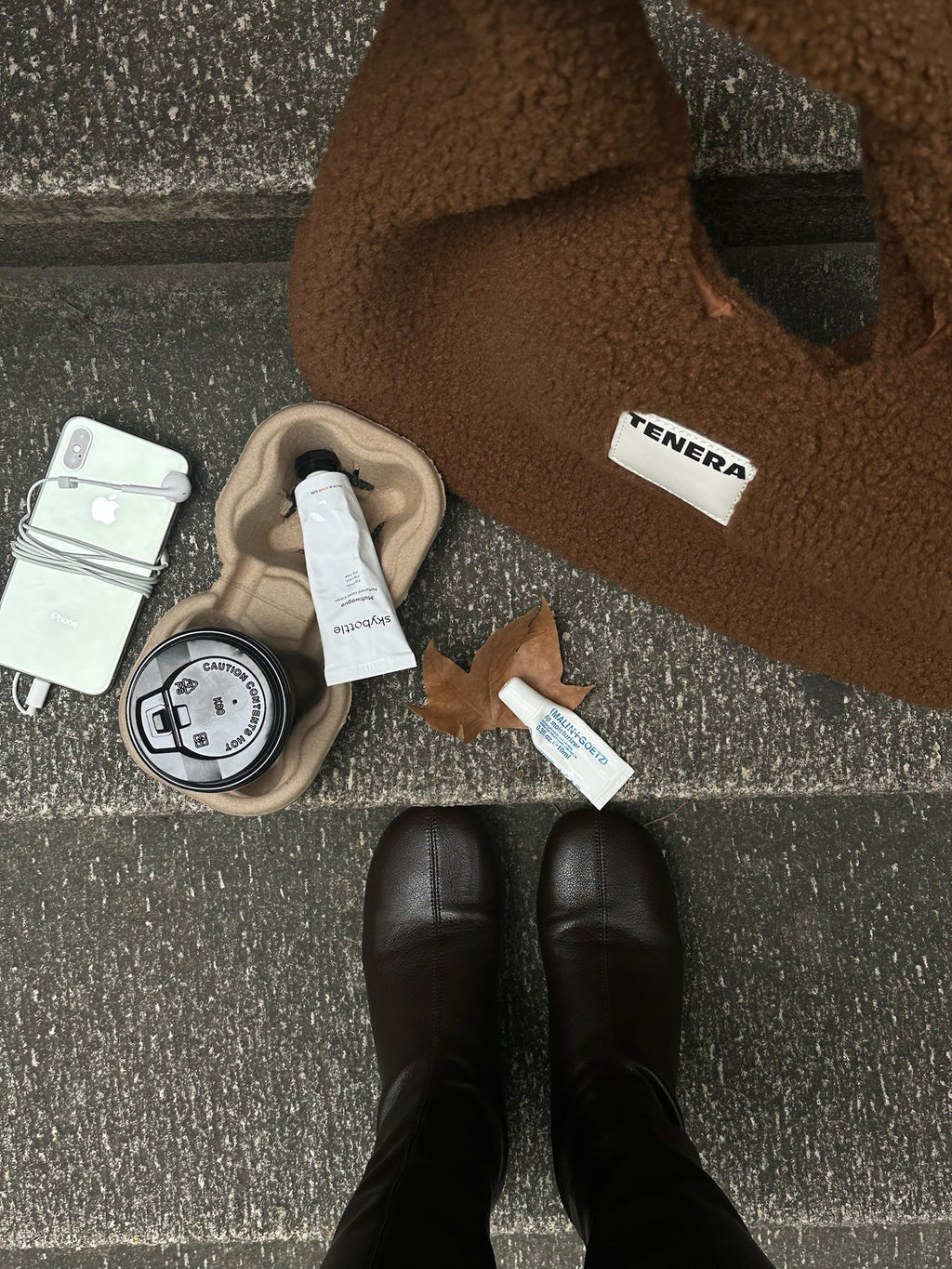 (チョコレートブラウン)ホーボーショルダーバッグ-TENERA フェイクファーコレクション